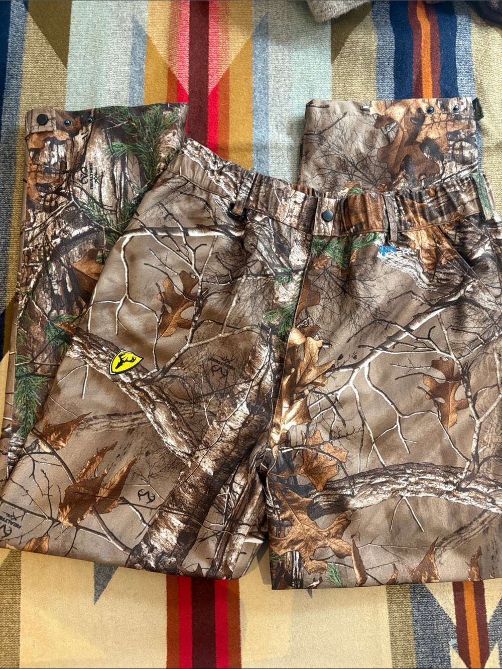 Realtree Camo ladies hunting pants. Rain Blocker size XL never worn